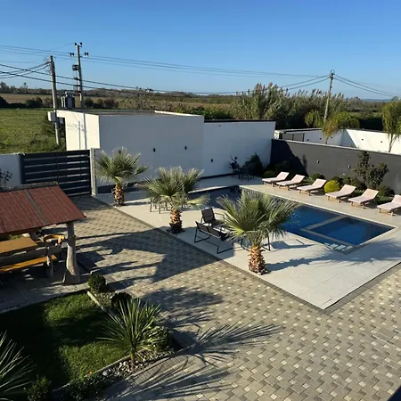 Adrians Vila Rrushkull (Durres)